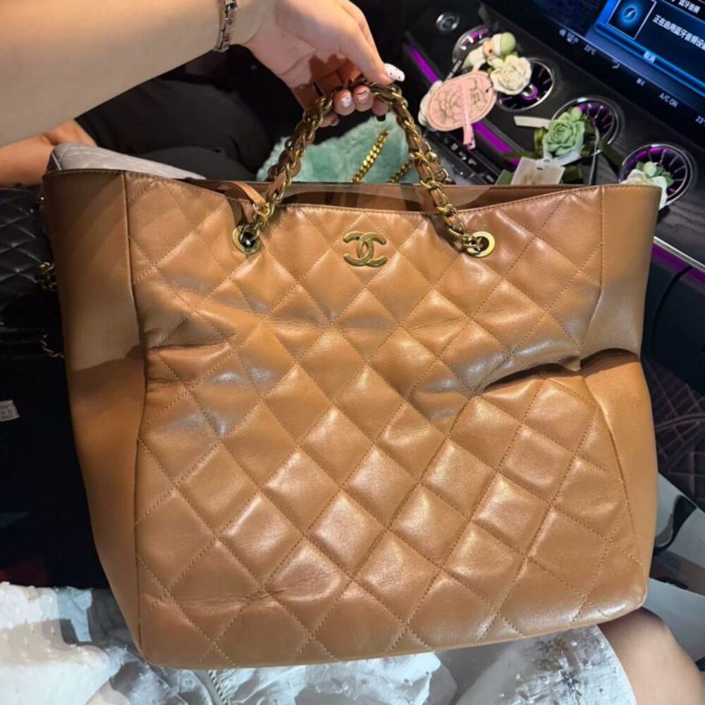 Chanel Women Pre-Loved Bag Very Good Condition